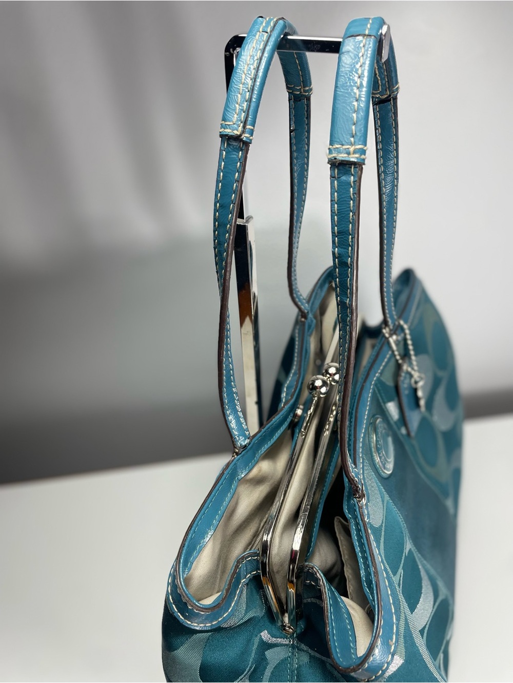 Coach Signature Stripe 3 Color Signature Metallic Carryall -COA - Picture 10 of 16